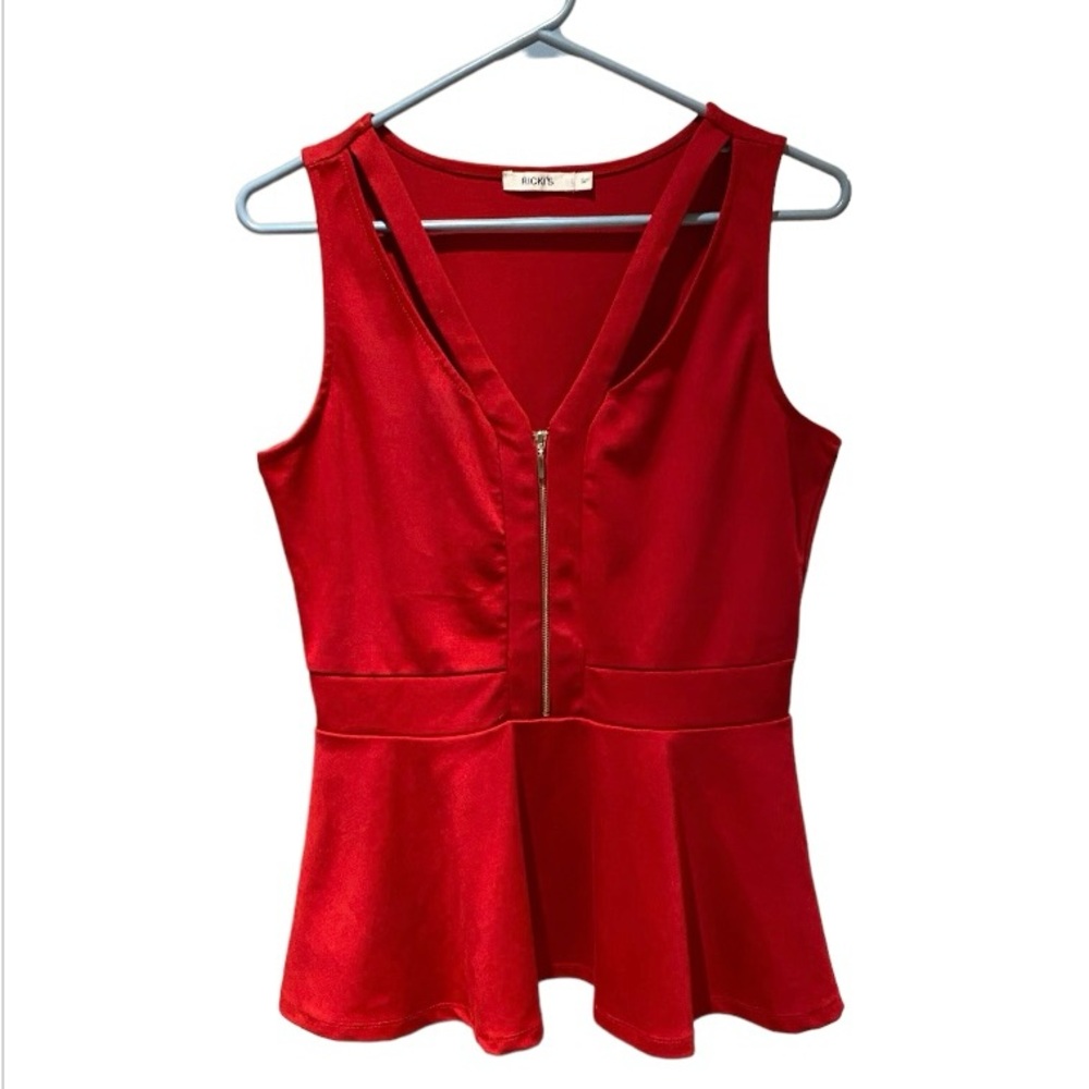 Red Flared Ricki’s top. Zipper on the back. Size small
